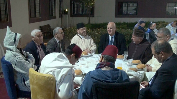 الجمعية الخيرية الاسلامية تنظم حفل افطارجماعي على شرف نزلاء رياض المسنين VIDEO